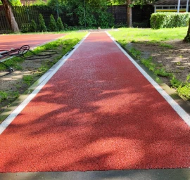 Sporto ir vaikų žaidimų aikštelių dangos