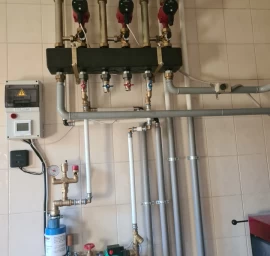 Elektrodinė (joninė) katilinė šildo per akumuliacinę talpą