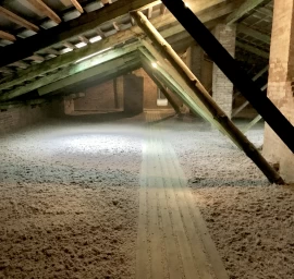 Oro tarpų šiltinimas ekovata Isocell ar Thermofloc, termoputa, poliuretanu gamapur, granulėmis, kitomis biriomis medžiagomis Oro tarpų šiltinimas ekovata Isocell ar Thermofloc, termoputa, poliuretanu gamapur, granulėmis, kitomis biriomis medžiagomis