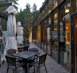 Aliuminio stumdomos terasos durys – panoraminiai sprendimai