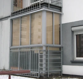 Balkonų stiklinimas rėmine, aliuminio, slankiaja konstrukcija