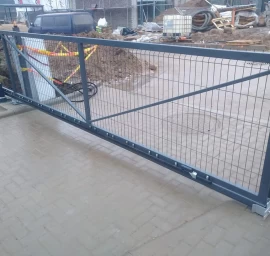 Stumdomi kiemo vartai Vilniuje