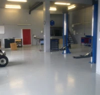 Plonasluoksnė epoksidinė danga – grindų padengimas epoksidiniais dažais