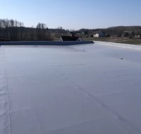 Plokščiųjų stogų įrengimas PVC ir bituminėmis dangomis