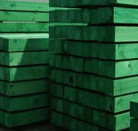 Pramoninis medienos dažymas ir impregnavimas pramoninėmis CEETEC A250 staklėmis.