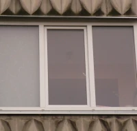 Balkonų stiklinimas plastiko konstrukcijomis